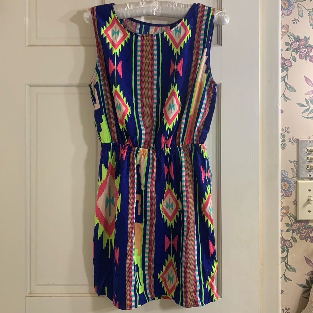 Cute dress!